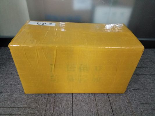 Poudre d'oxyde de caryophyllène avec un point de fusion de 55 à 62 °C, un point d'ébullition de 301,3 °C et une densité de 0,96 pour les applications pharmaceutiques